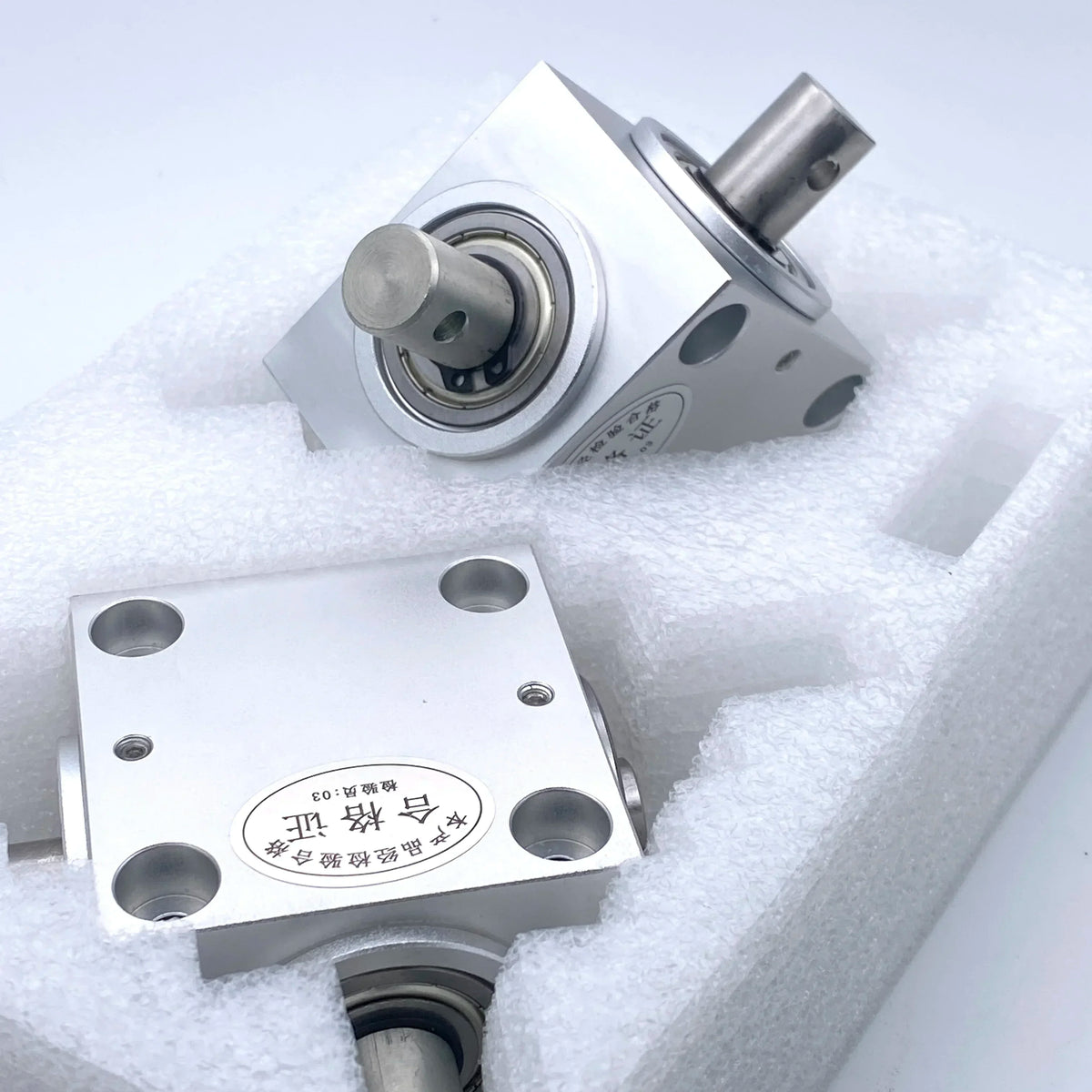 1520W-LZXQ-15 - Compact 1.5M Shaft Right Angle Gearbox 20T