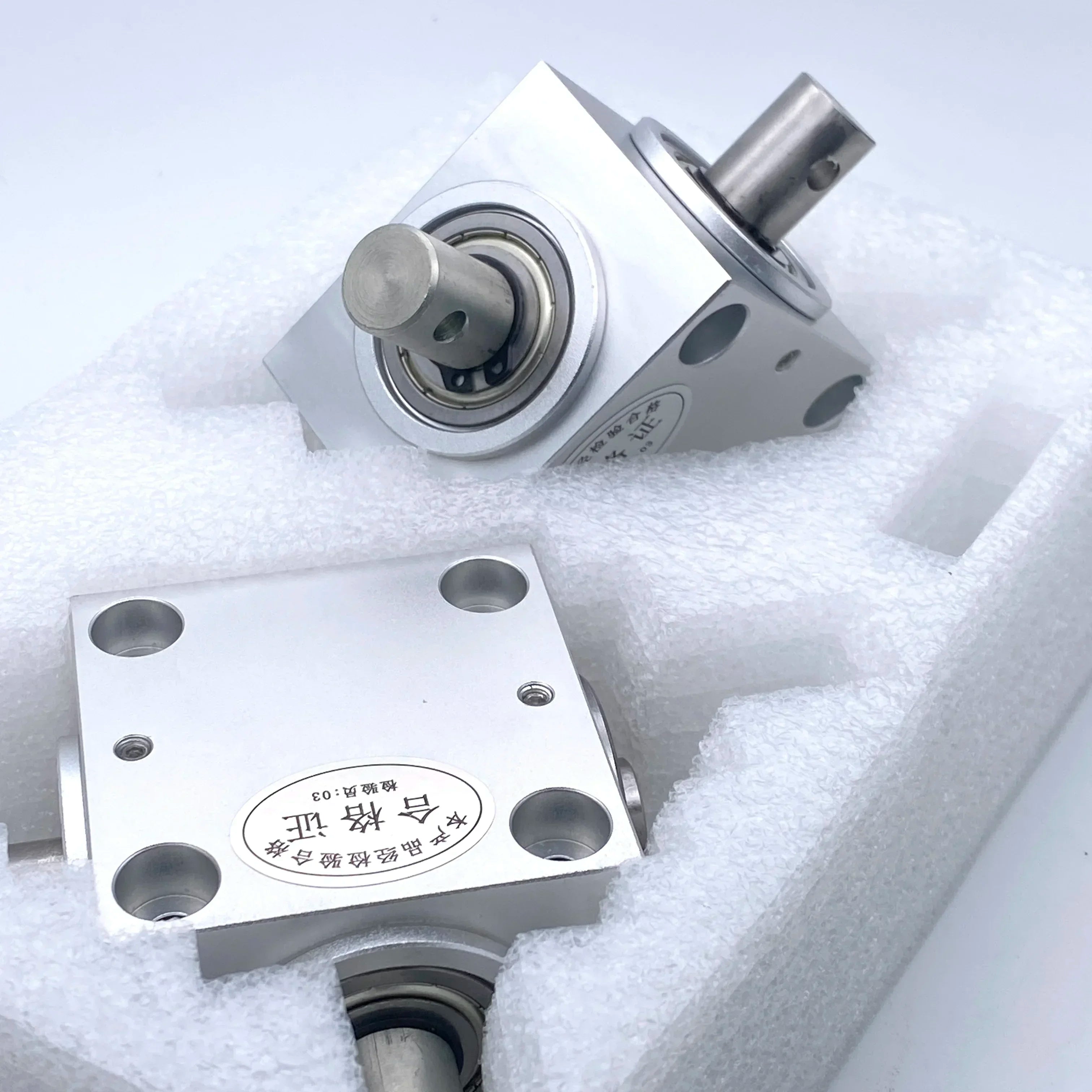 1520W-LZXQ-15 - Compact 1.5M Shaft Right Angle Gearbox 20T