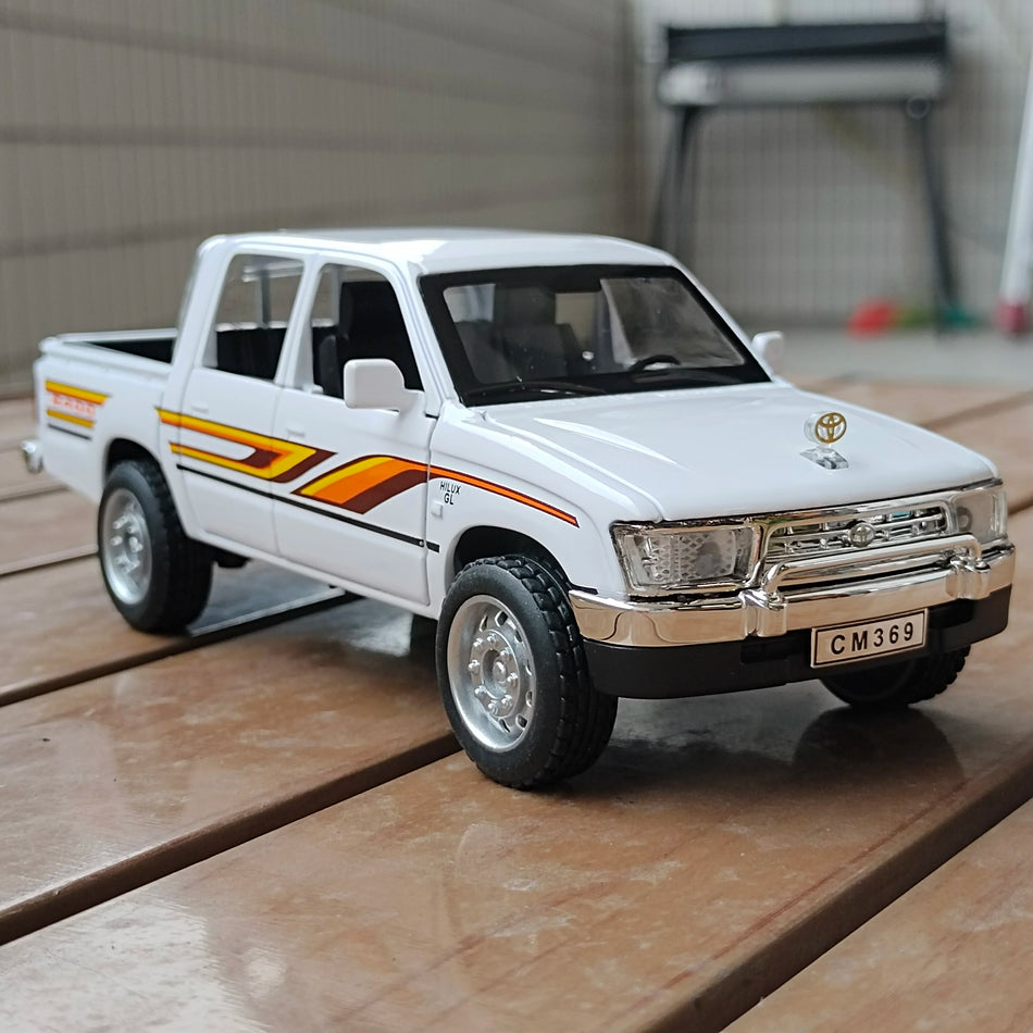 Diecast pickup truck z slitiny pro Toyota Hilux v měřítku 1:32