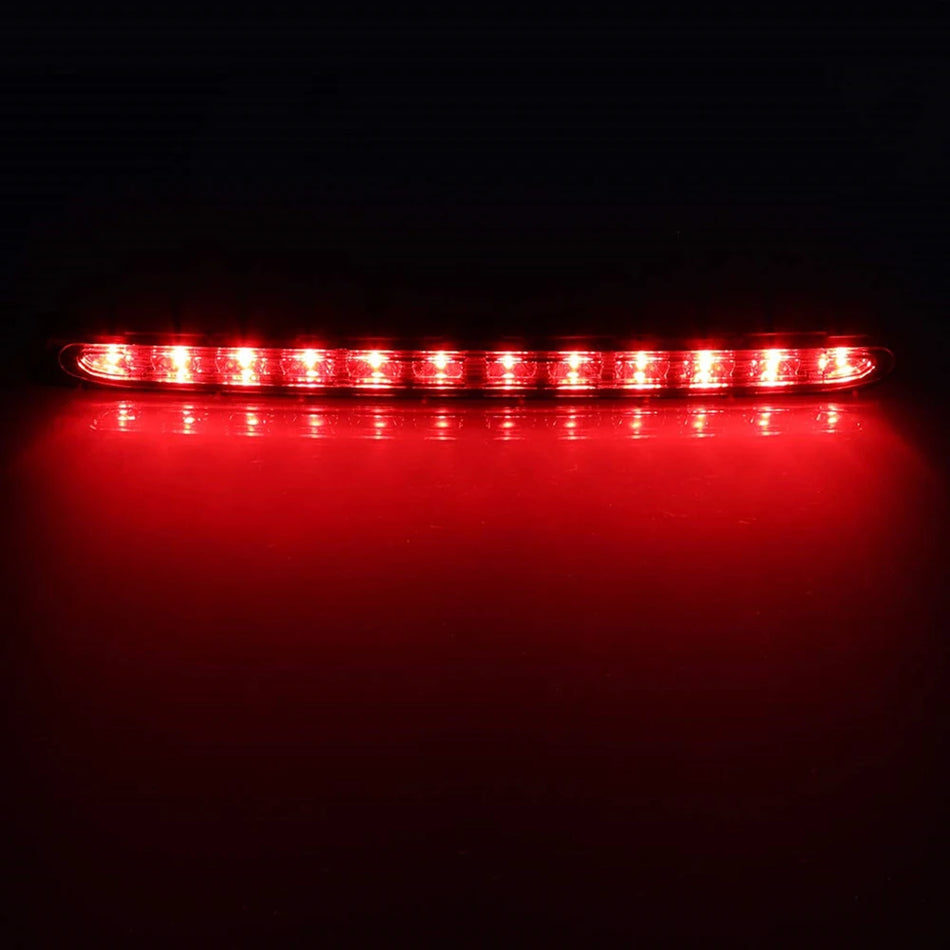 Vedenkestävä punainen LED-kolmas jarruvalo korkealla näkyvyysjarruvalosignaalilla Mercedes W211:lle