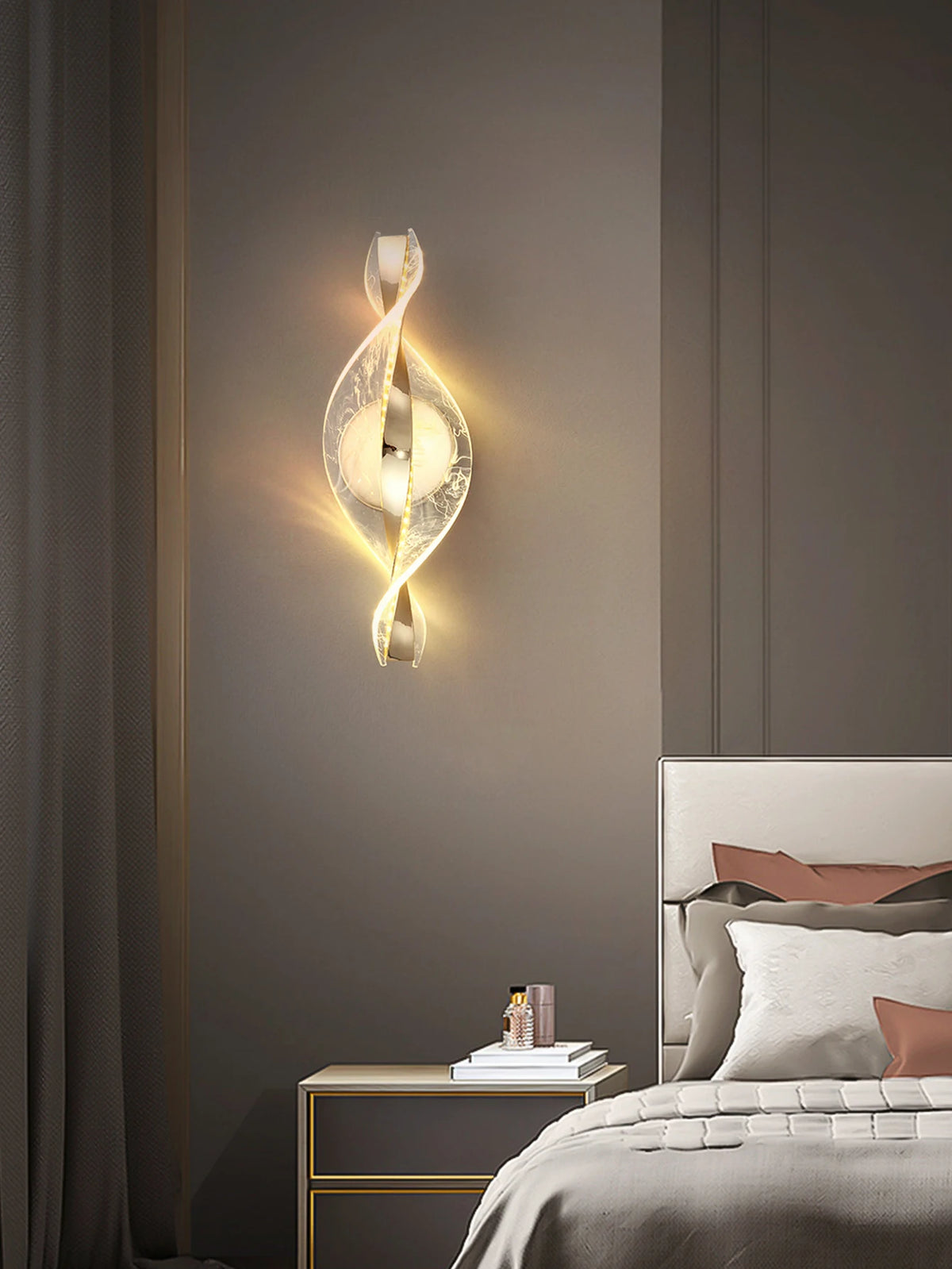 Acrylic 1pc Gold/Black Modern Wall Sconce &ndash; LED Lighting