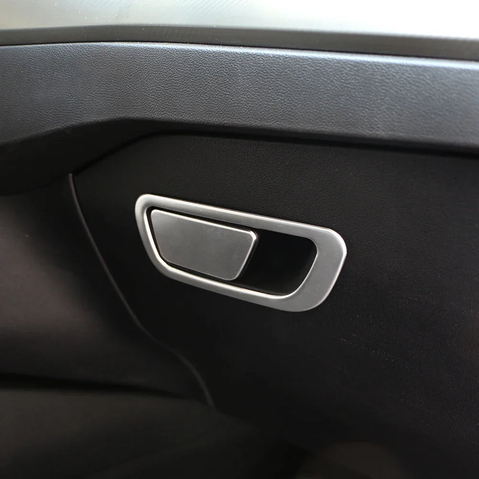 Ford Focus MK4 2019-2021 Copilot Eldiven Kutusu Tutamağı Paslanmaz Çelik Kaplama