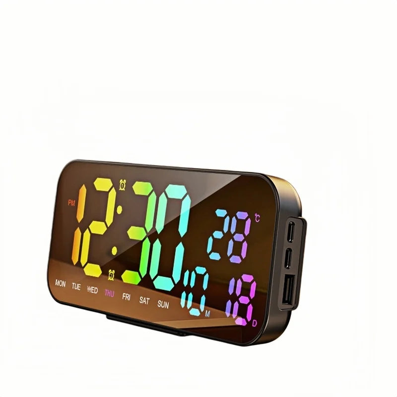 Orologio digitale RGB alimentato tramite USB con temperatura e doppia sveglia