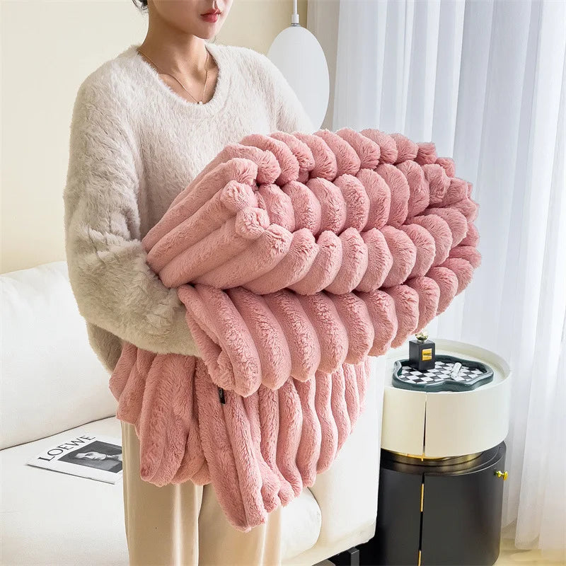 Light Luxury Rabbit Velvet Blanket &ndash; Ultra Soft Warmth Pink / 200x230cm