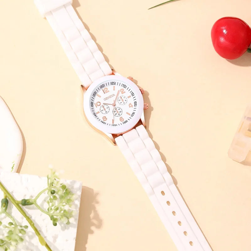 Fashion Quartz Watch for Women with White Silicone Band
