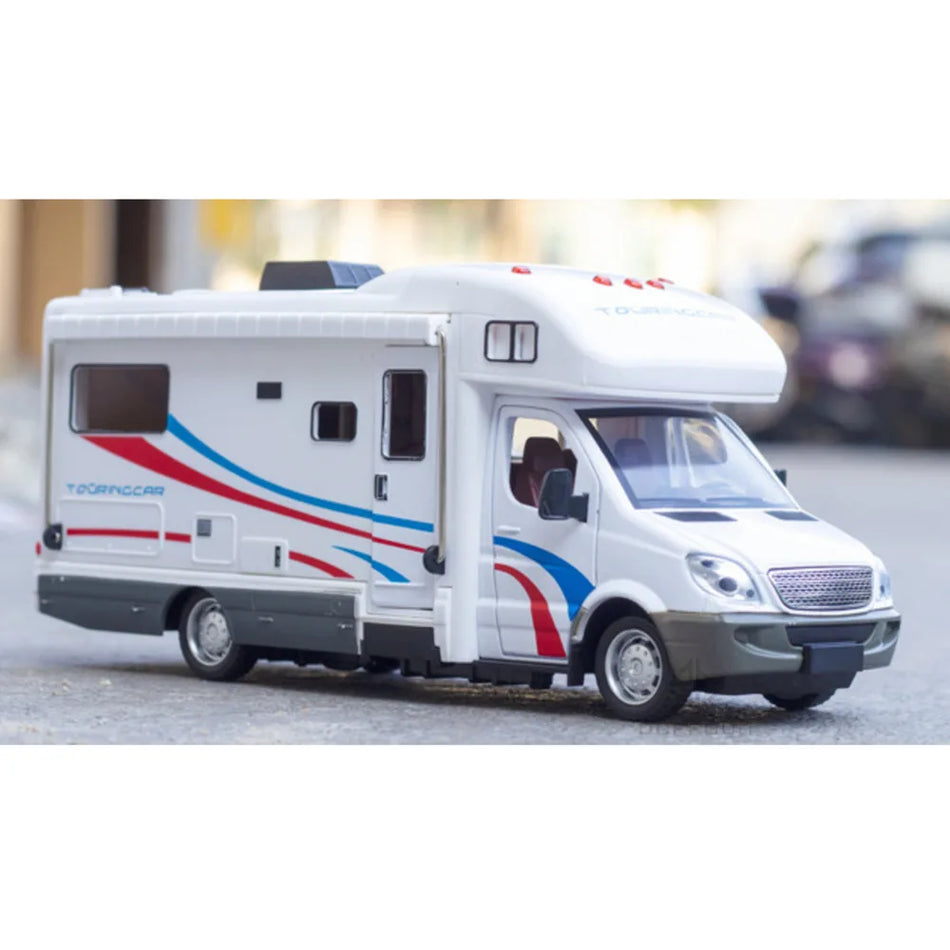 Model de mașină turistică din aliaj turnat sub presiune 1:32 pentru RMZ city CLX57130