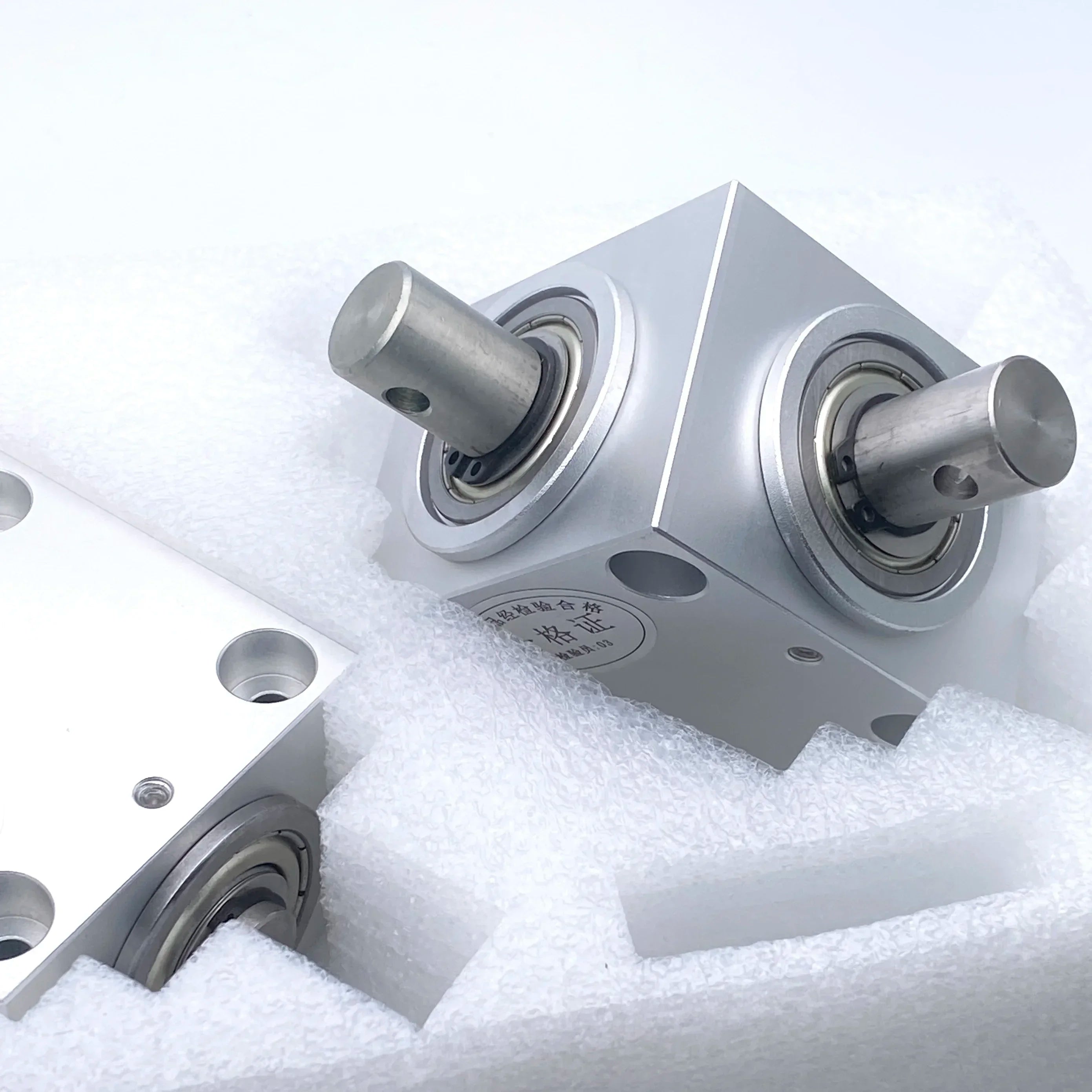 1520W-LZXQ-15 - Compact 1.5M Shaft Right Angle Gearbox 20T