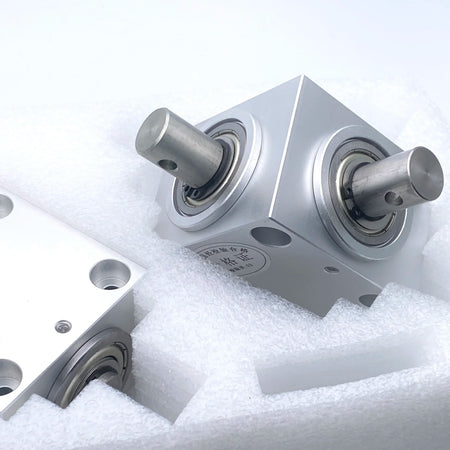 1520W-LZXQ-15 - Compact 1.5M Shaft Right Angle Gearbox 20T