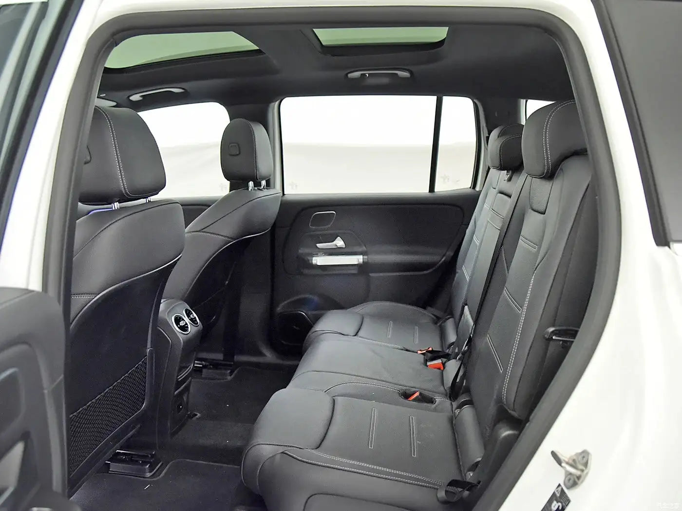 Mercedes EQB X243 7 Seat Faux Leather Custom Car Seat Covers