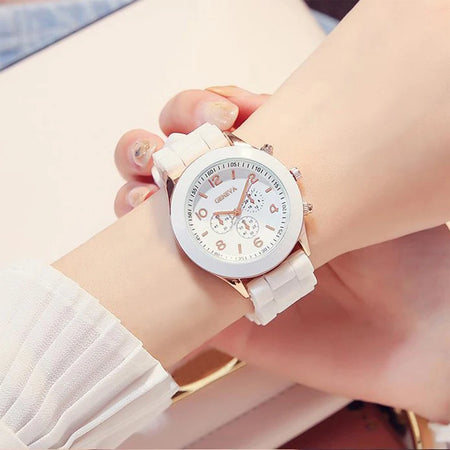 Fashion Quartz Watch for Women with White Silicone Band