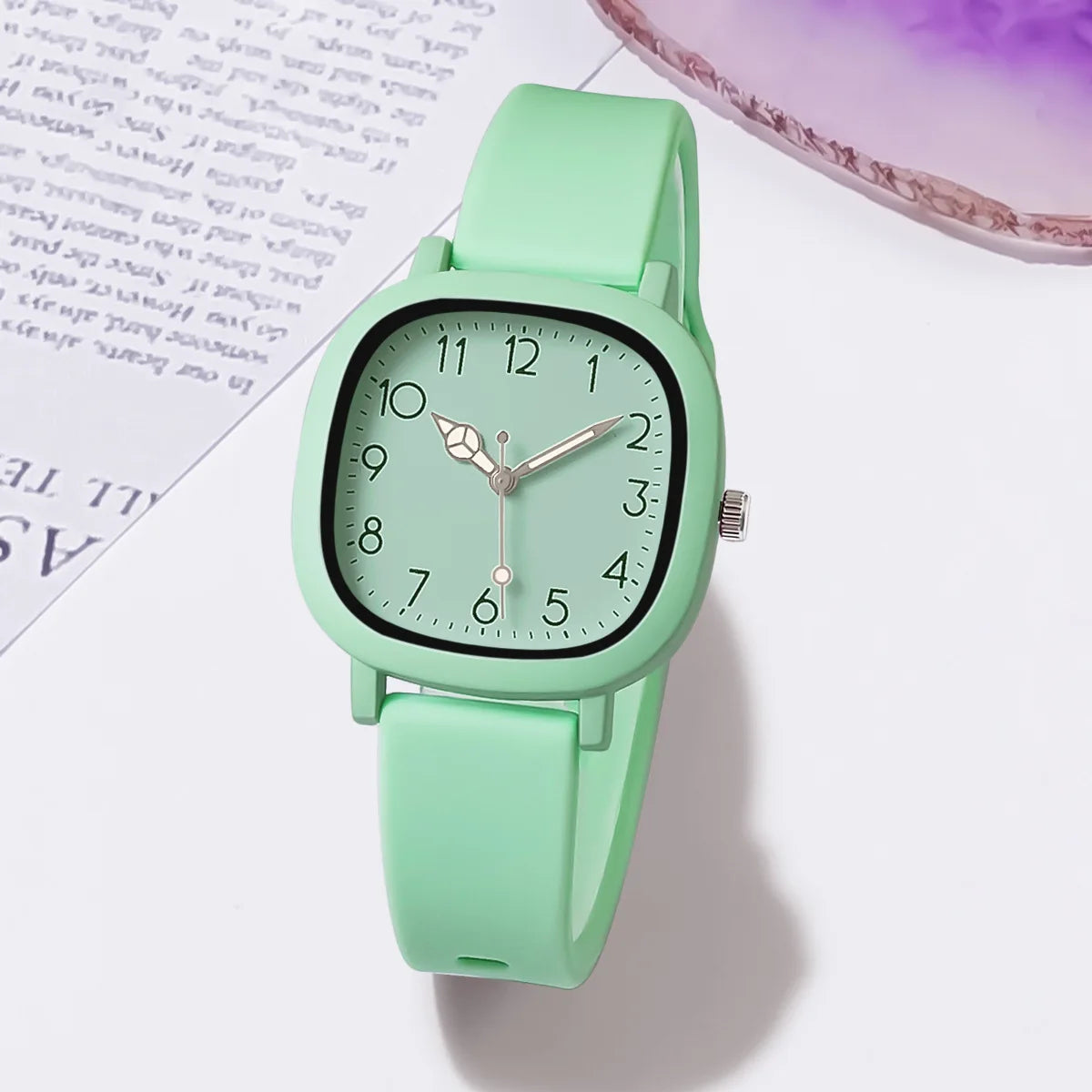 Fashionable Women's Quartz Watch with Silicone Band 2024 mint green