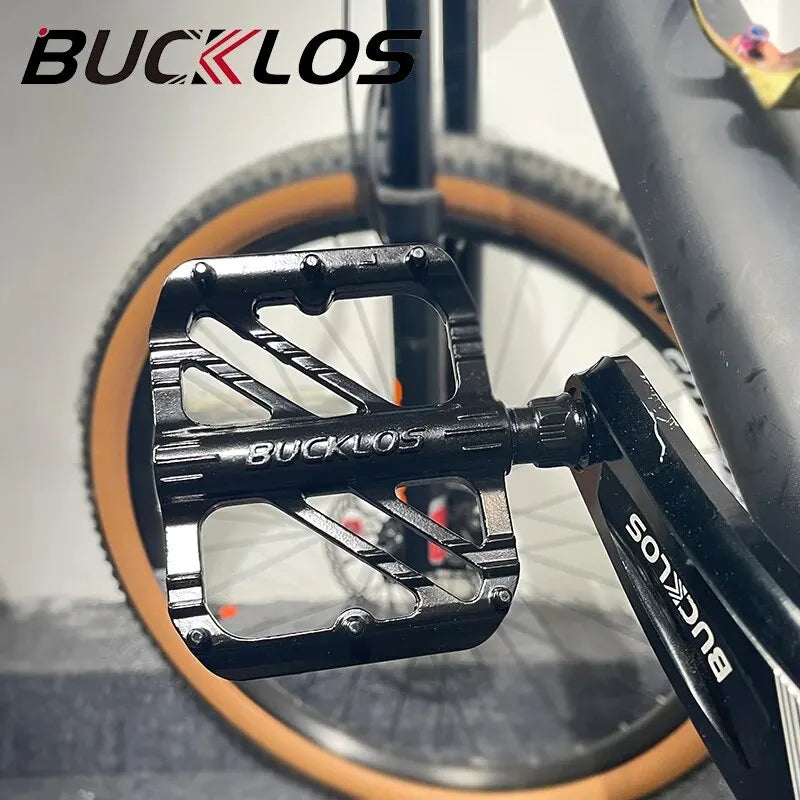 BUCKLOS BU-R36 Bisiklet Pedalları Düz Ultra Hafif Kapalı DU Rulman Alüminyum Alaşım Kaymaz Çivili MTB Yol için