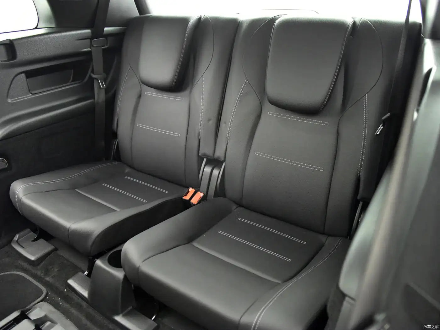 Mercedes EQB X243 7 Seat Faux Leather Custom Car Seat Covers