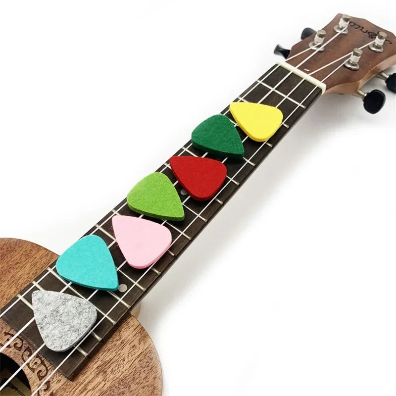 50 kusů měkkých plstěných kytarových trsátek, jemné ukulele plectra set