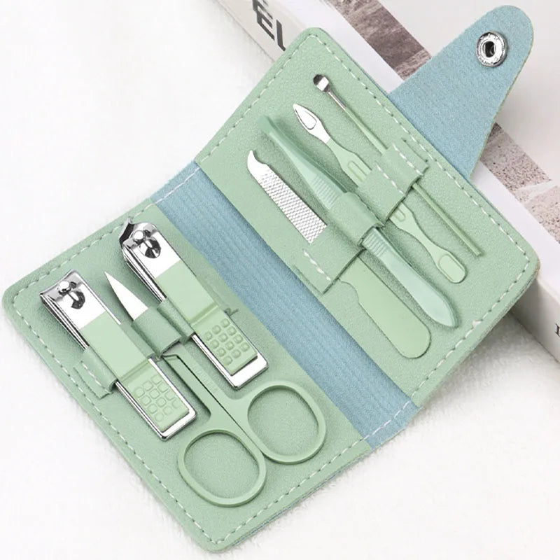 YIYUEQIANLI 7pcs Nail Care Kit Set in Colourful PU Leather Case Green